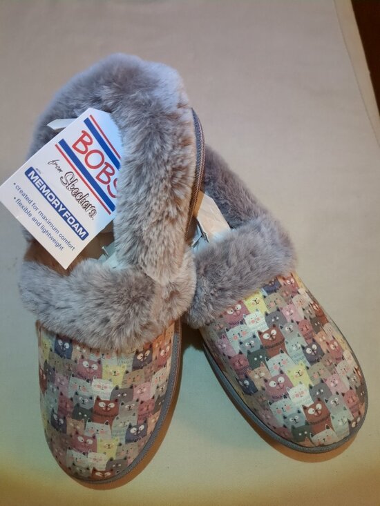 Bobs from Sketchers Shoes - Bobs from Sketchers Memory Foam Kitty Design Slippers size 6 / 7.5 / 9.5